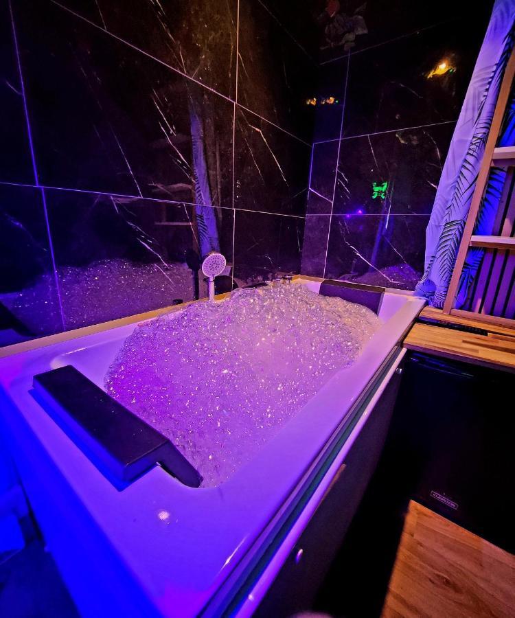 Jungle House Avec Jacuzzi A 10 Min De Disneyland -Taille Chambre- Conde-Sainte-Libiaire Екстериор снимка
